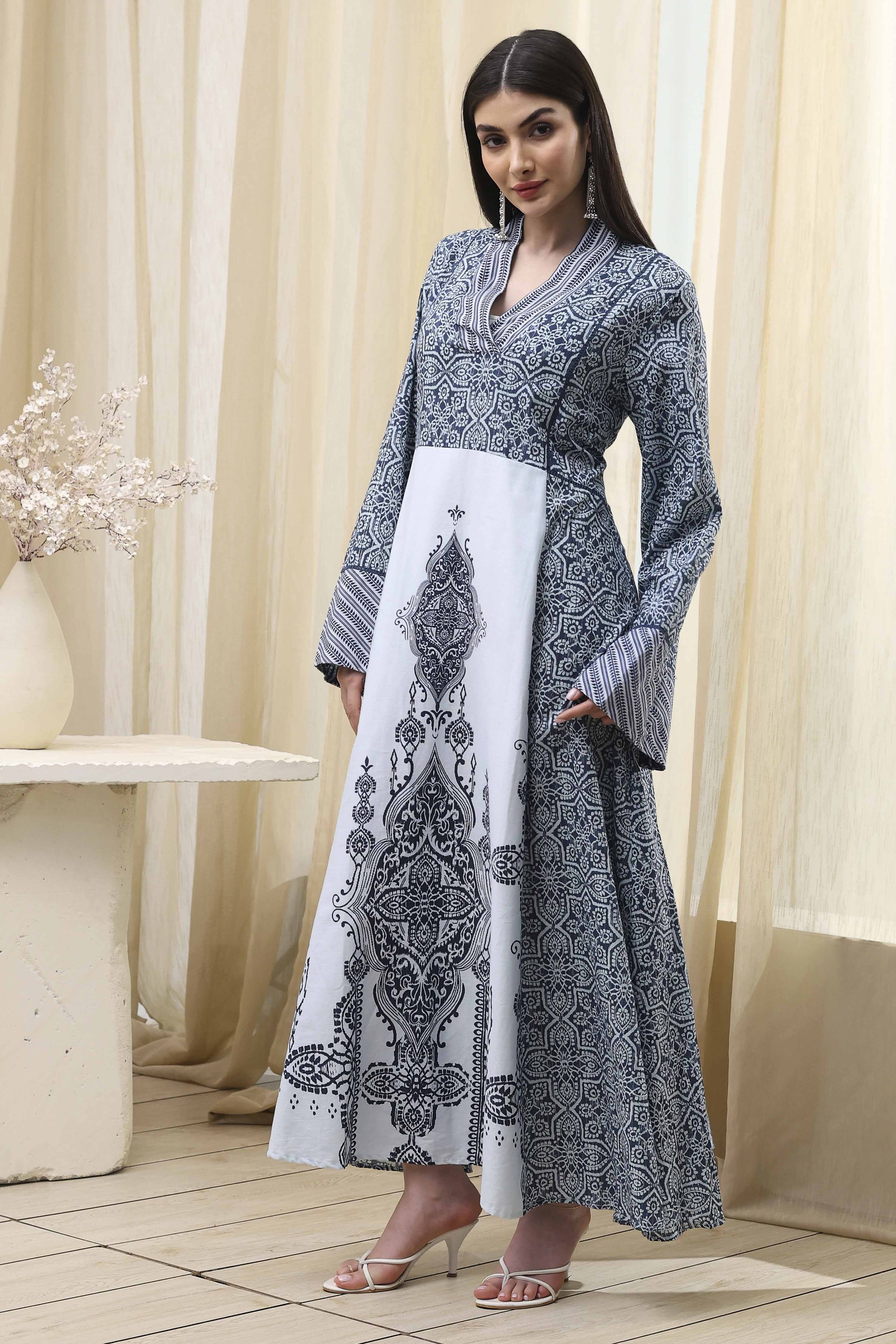 Blue & White Jalabiya Kaftan image number 2