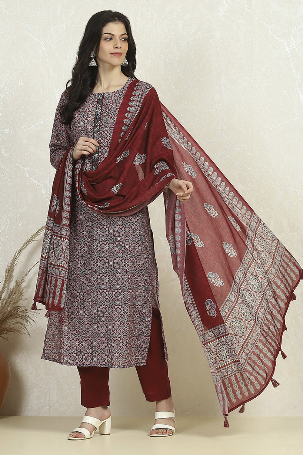 Red Cotton Digital Print Unstitched Suit Set image number 1