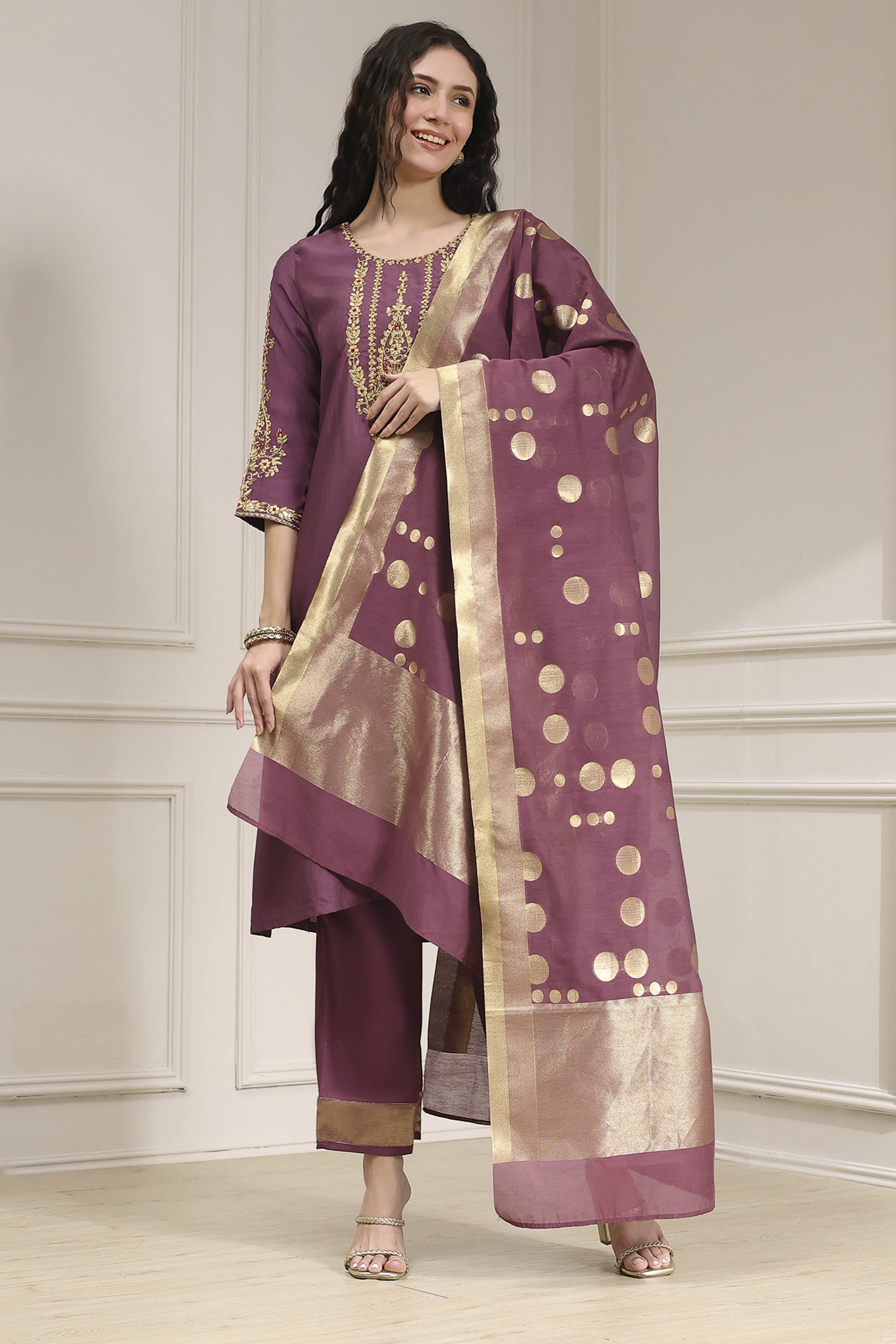 Old Rose Solid Straight Suit Set image number 6