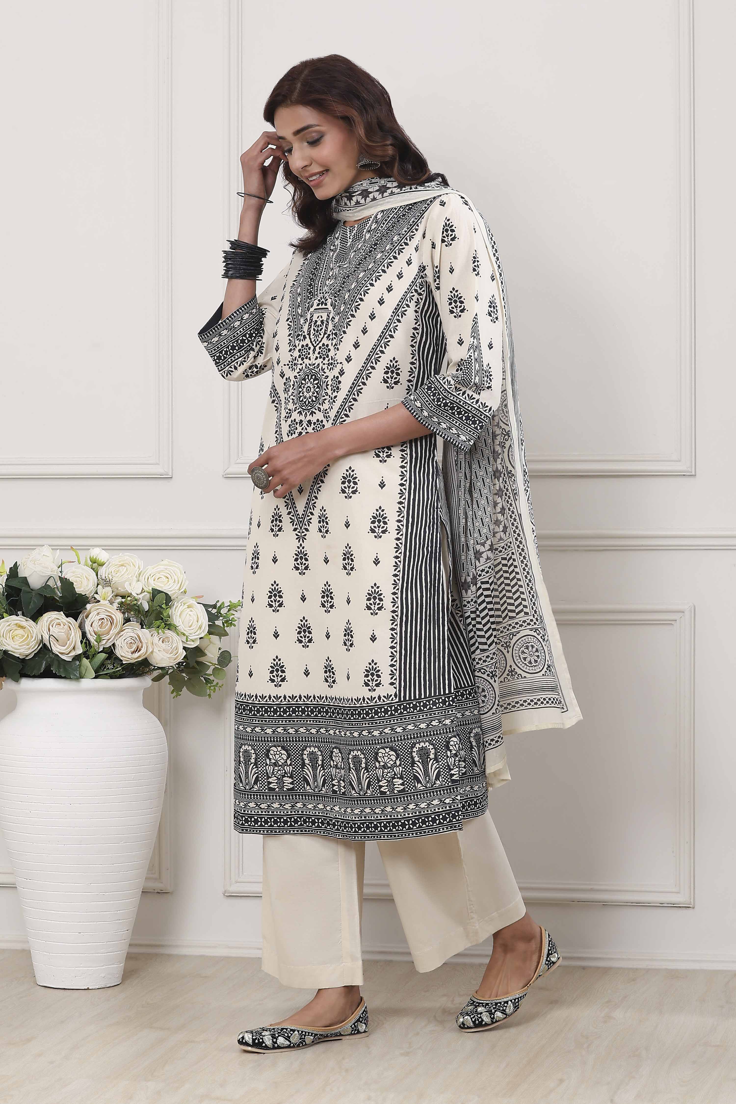 Off White Cotton Straight Suit Set image number 3