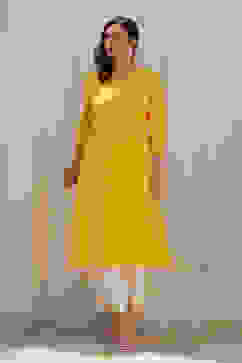 Yellow Rayon Floral Embroidered Straight Kurta image number 6