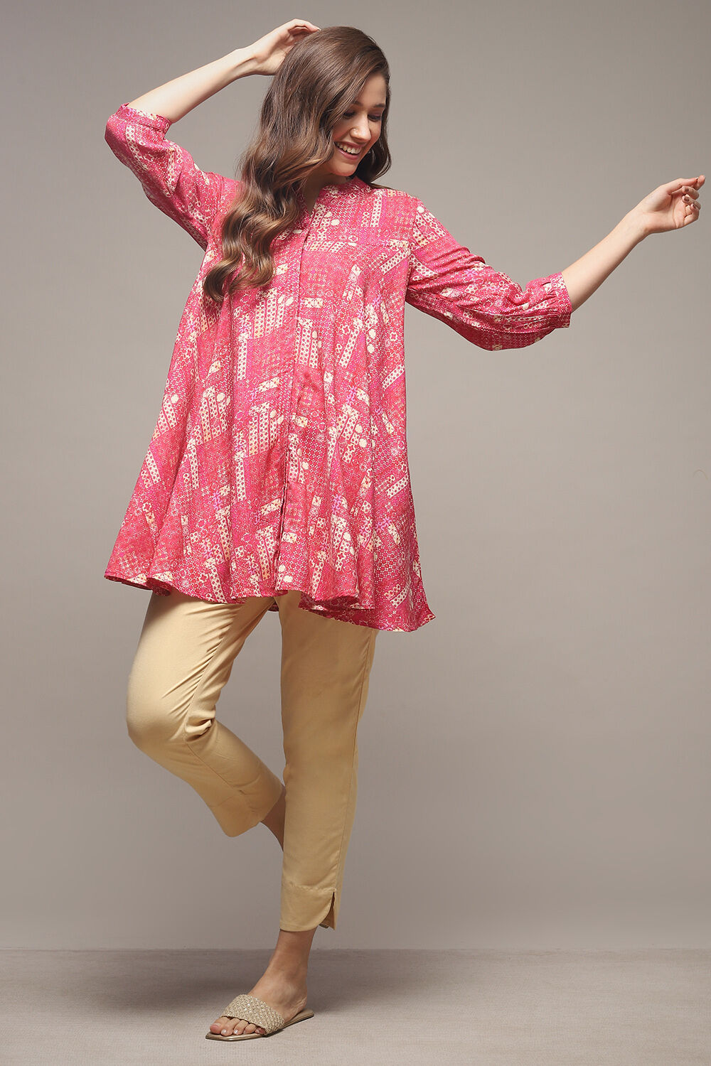 Navy LIVA Printed Kurti image number 0