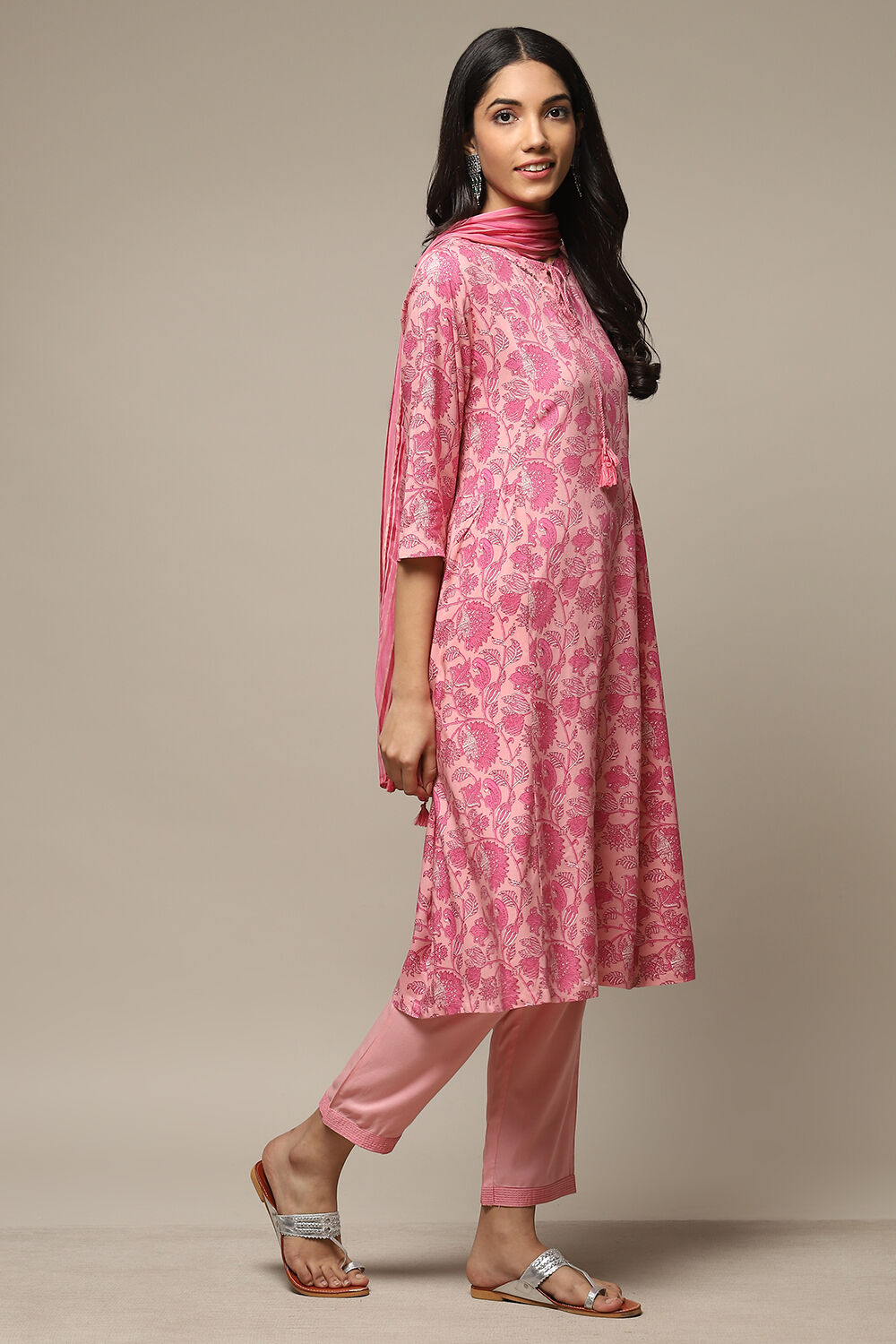 White & Blue Rayon Gathered Kurta Pants Suit Set image number 6