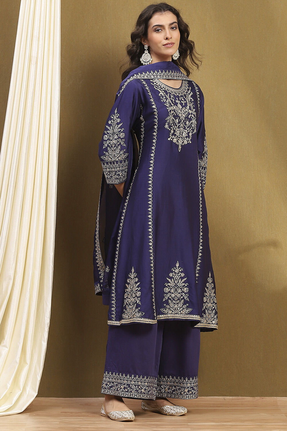 Purple Silk Chanderi Embroidered Kalidar Suit Set image number 5