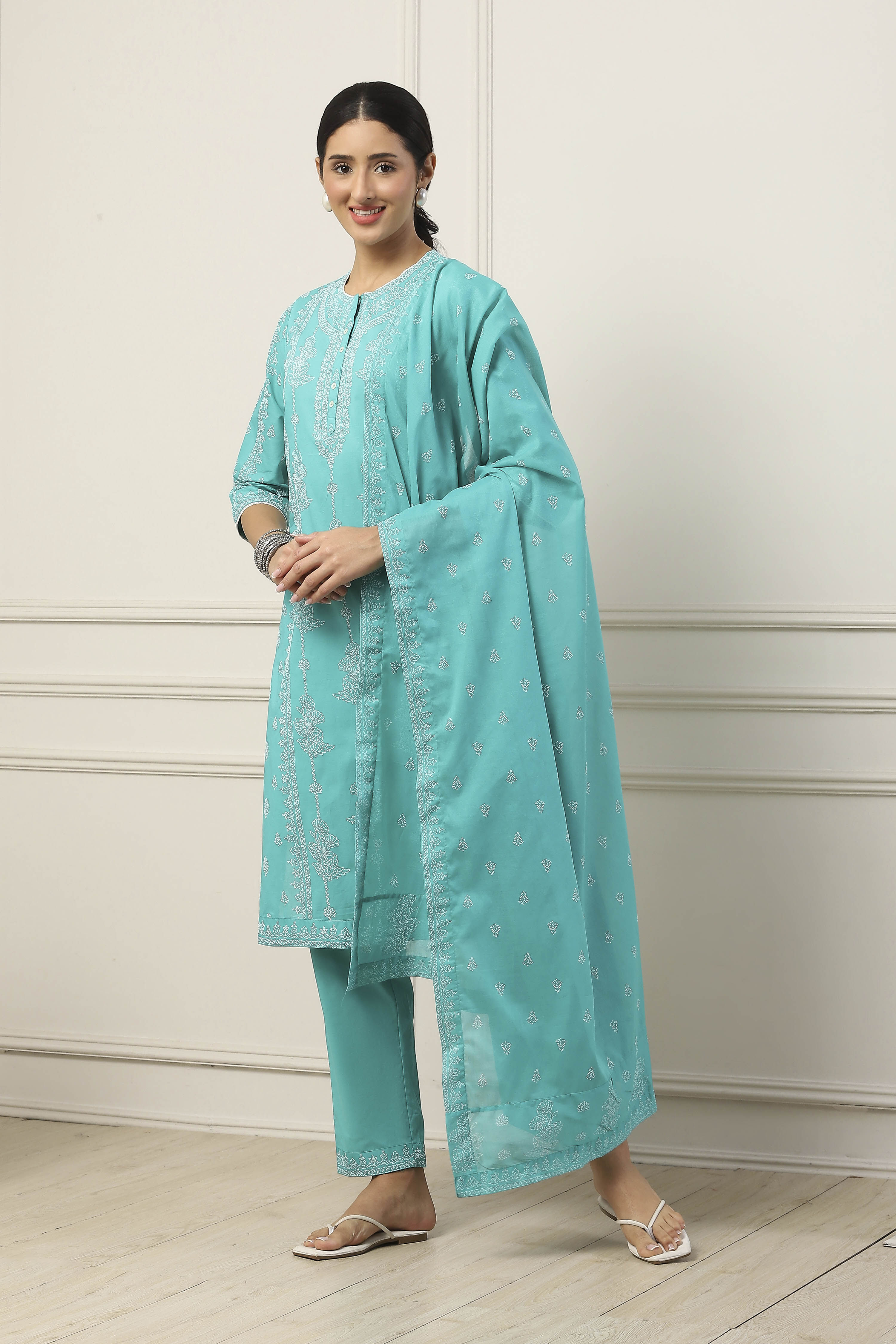 Turquoise Blue Cotton Ethnic Motif Printed Straight Suit Set image number 3