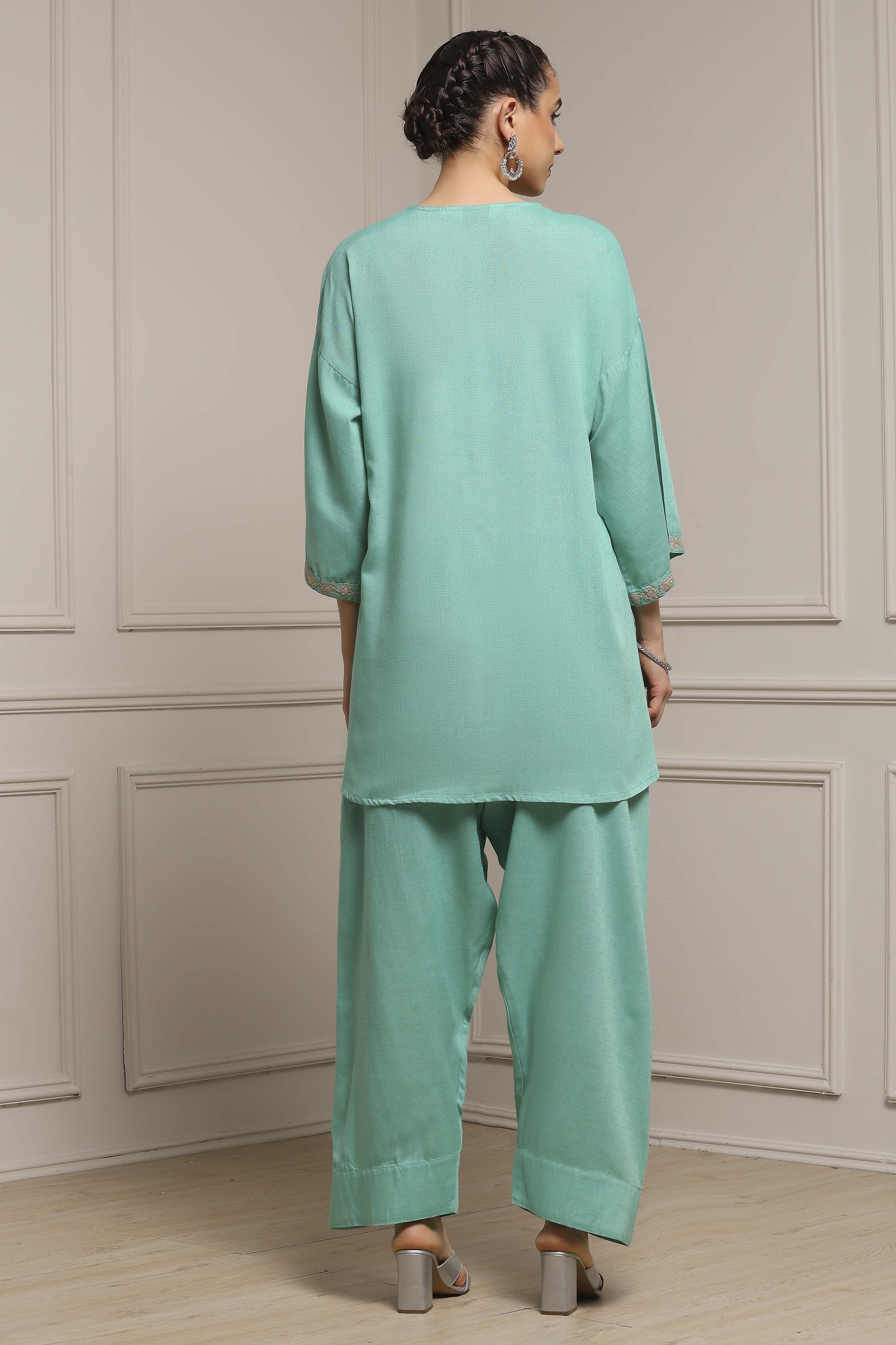 Sea Green Solid Straight Suit Set image number 4
