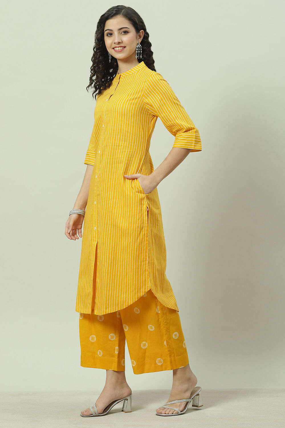 Black Cotton Straight Kurta Pants Set image number 3