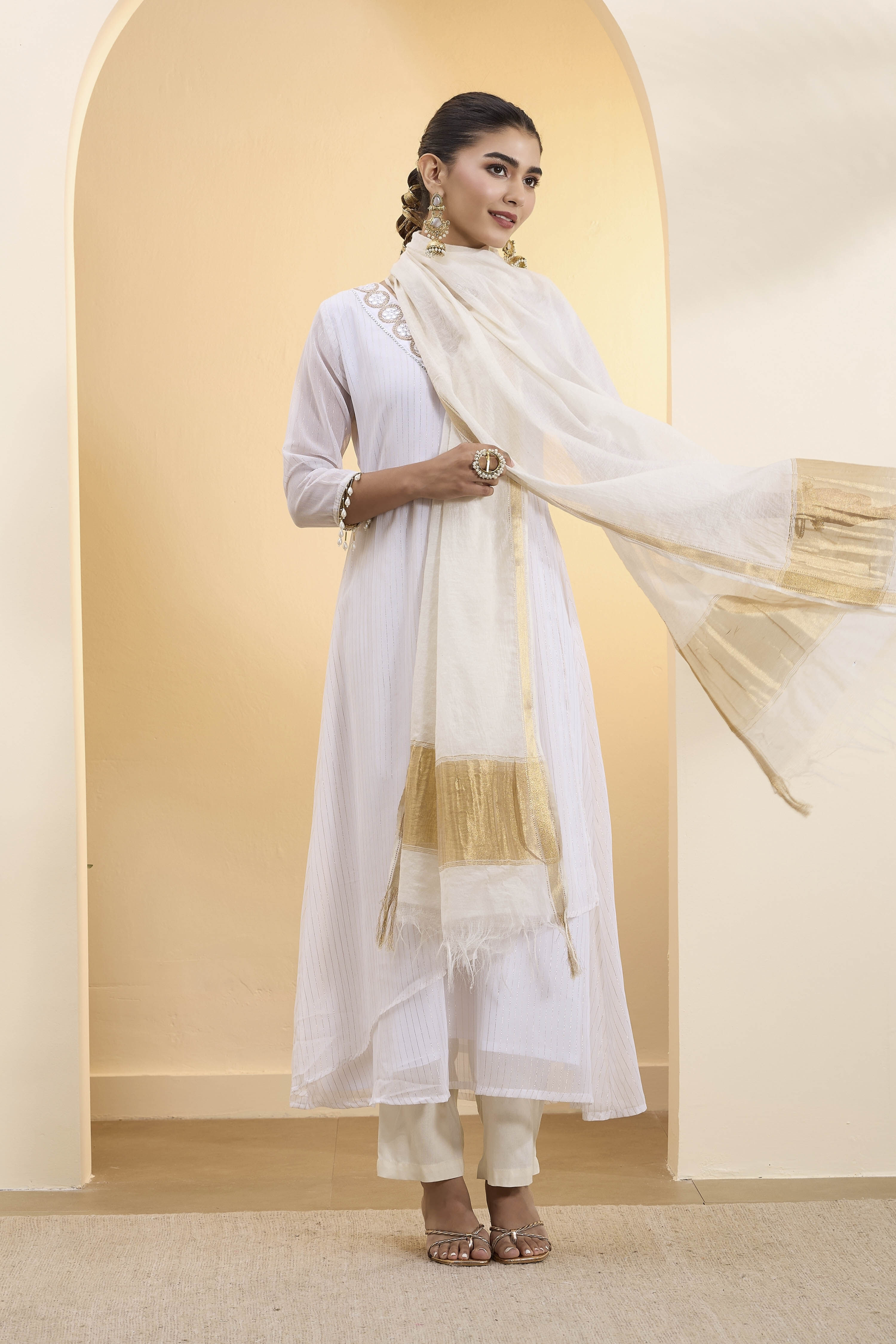 Off-White Cotton Zari Dupatta image number 0