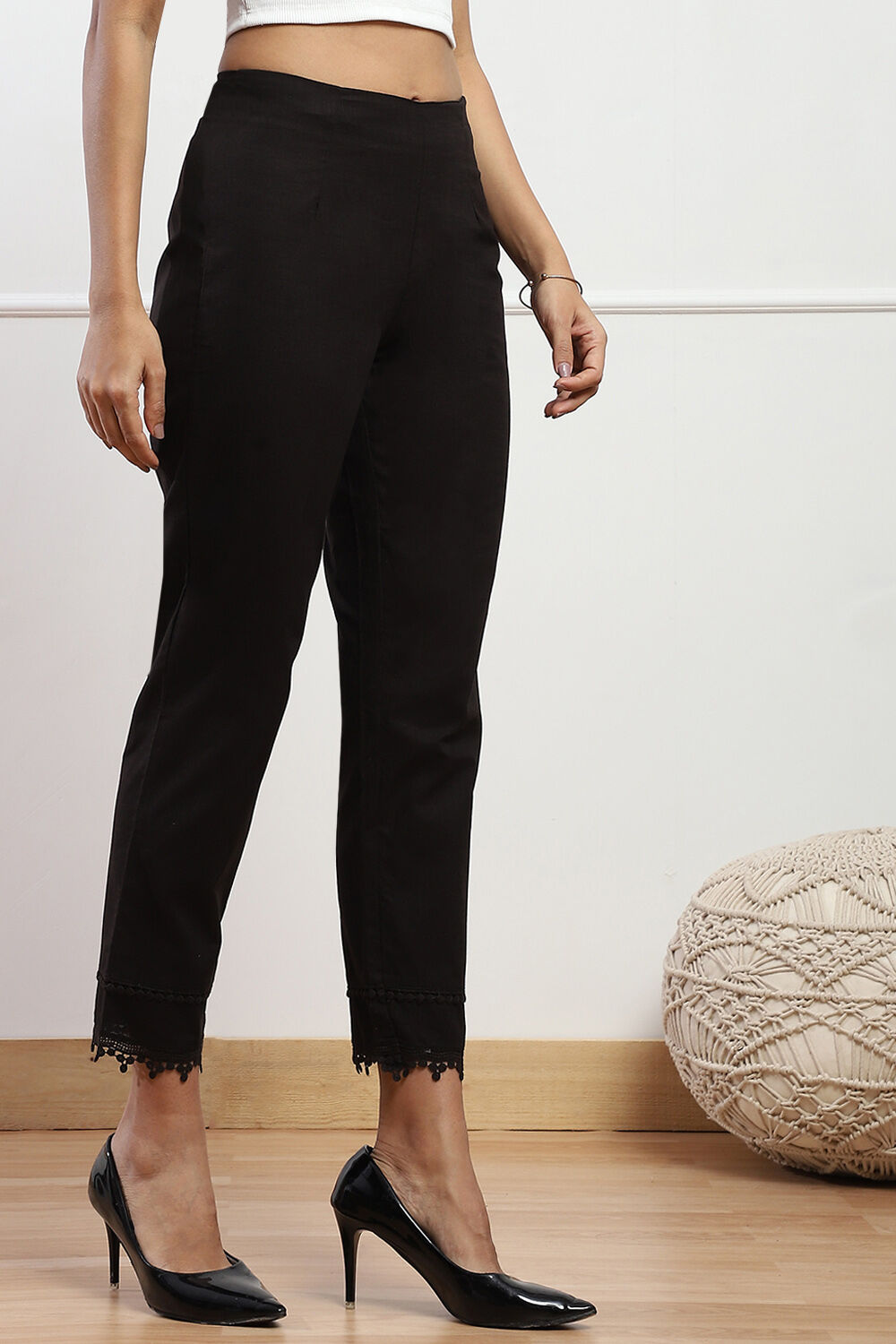Black Cotton Slim Solid Pants image number 3