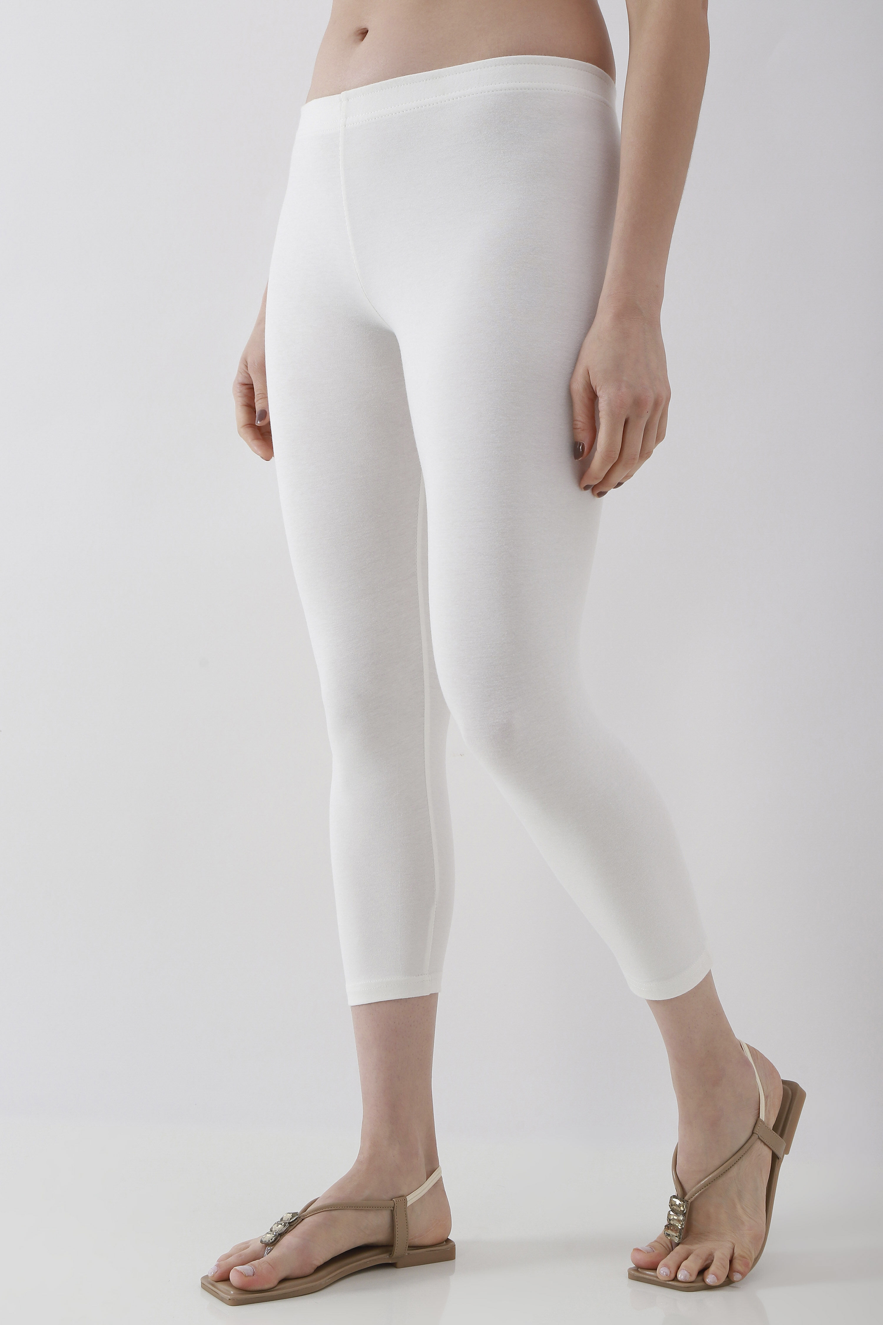 White Cotton Lycra Solid Fitted Cropped Leggings image number 2