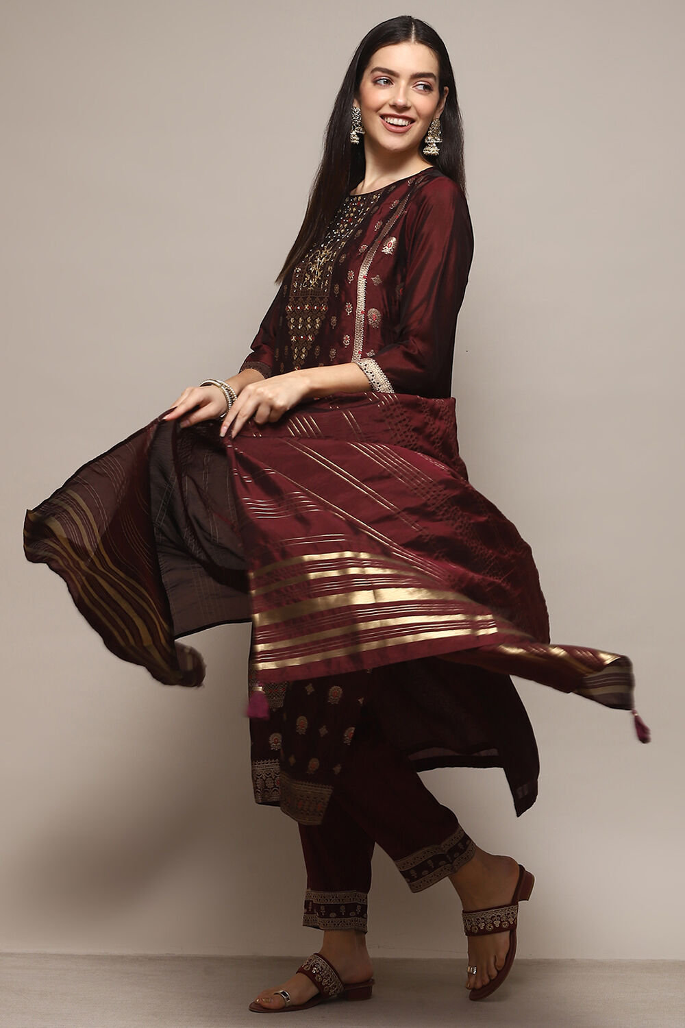 Wine Viscose Straight Yarndyed Kurta Regular Pants Suit Set image number 8