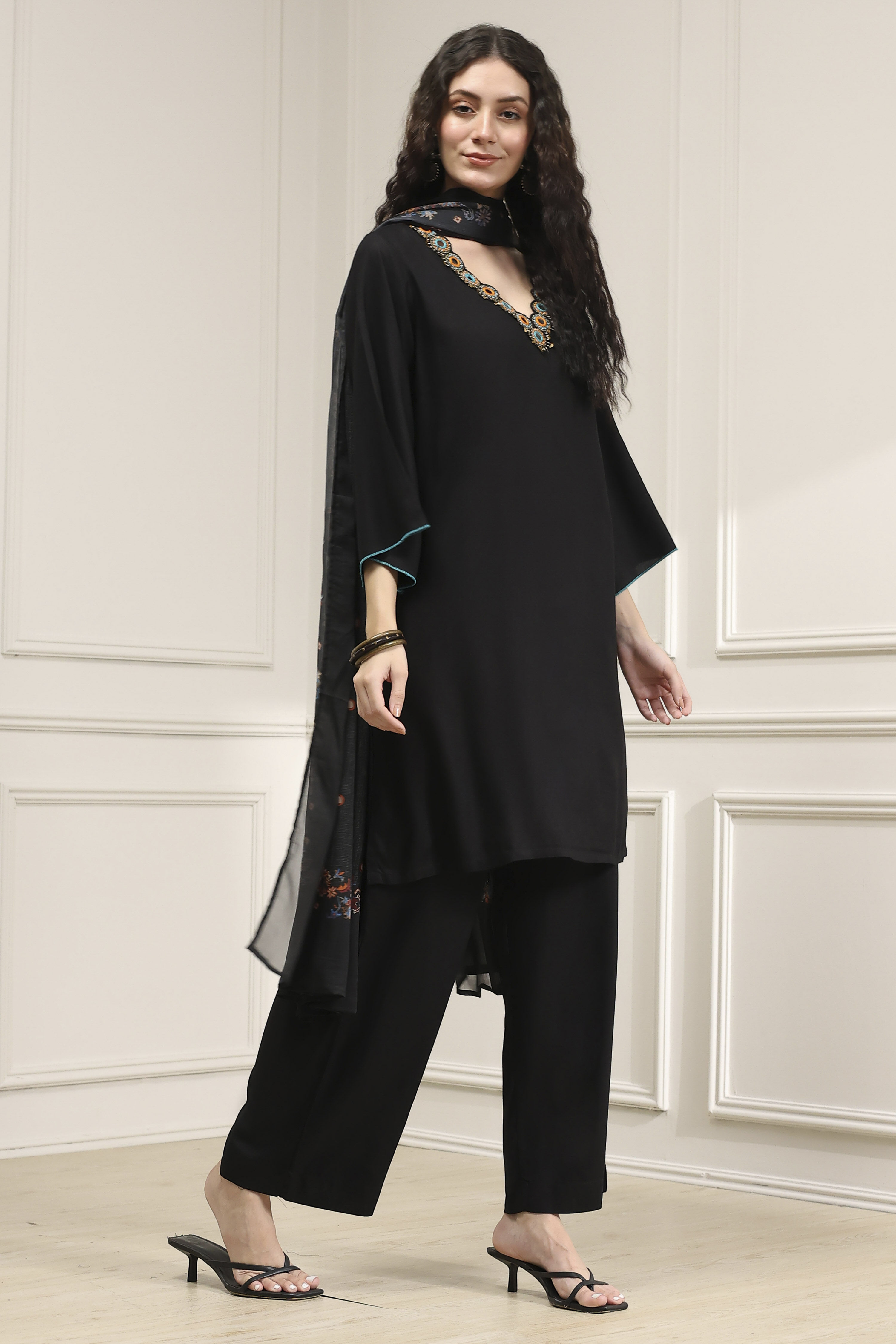 Black Solid Relaxed Straight Suit Set image number 5