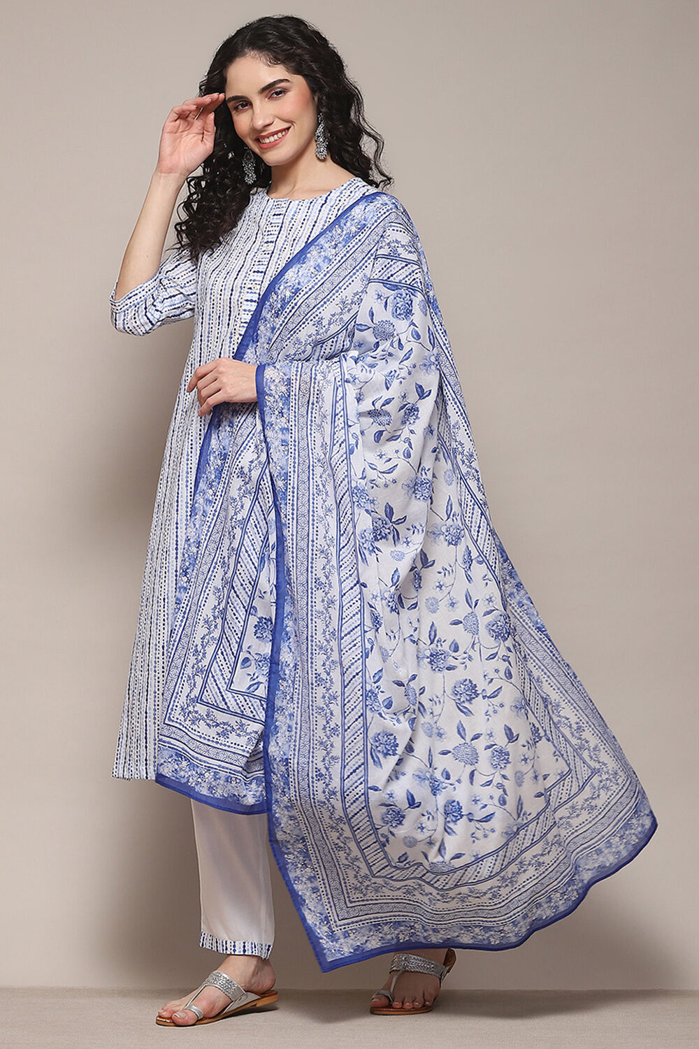 White Red Cotton Straight Suit Set image number 0