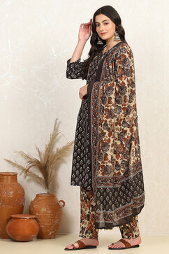 Grey Cotton Printed Unstitched Suit Set image number 4