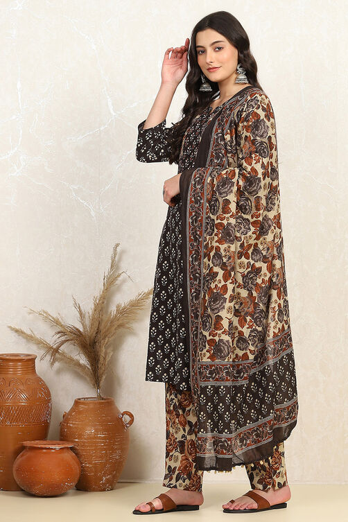 Green Cotton Printed Unstitched Suit Set image number 4