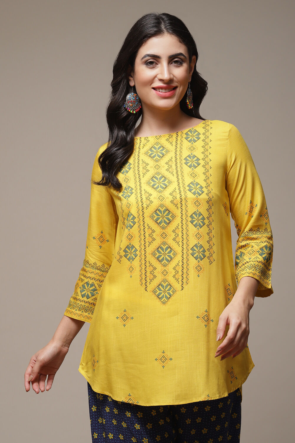 Yellow LIVA Printed Kurti image number 1