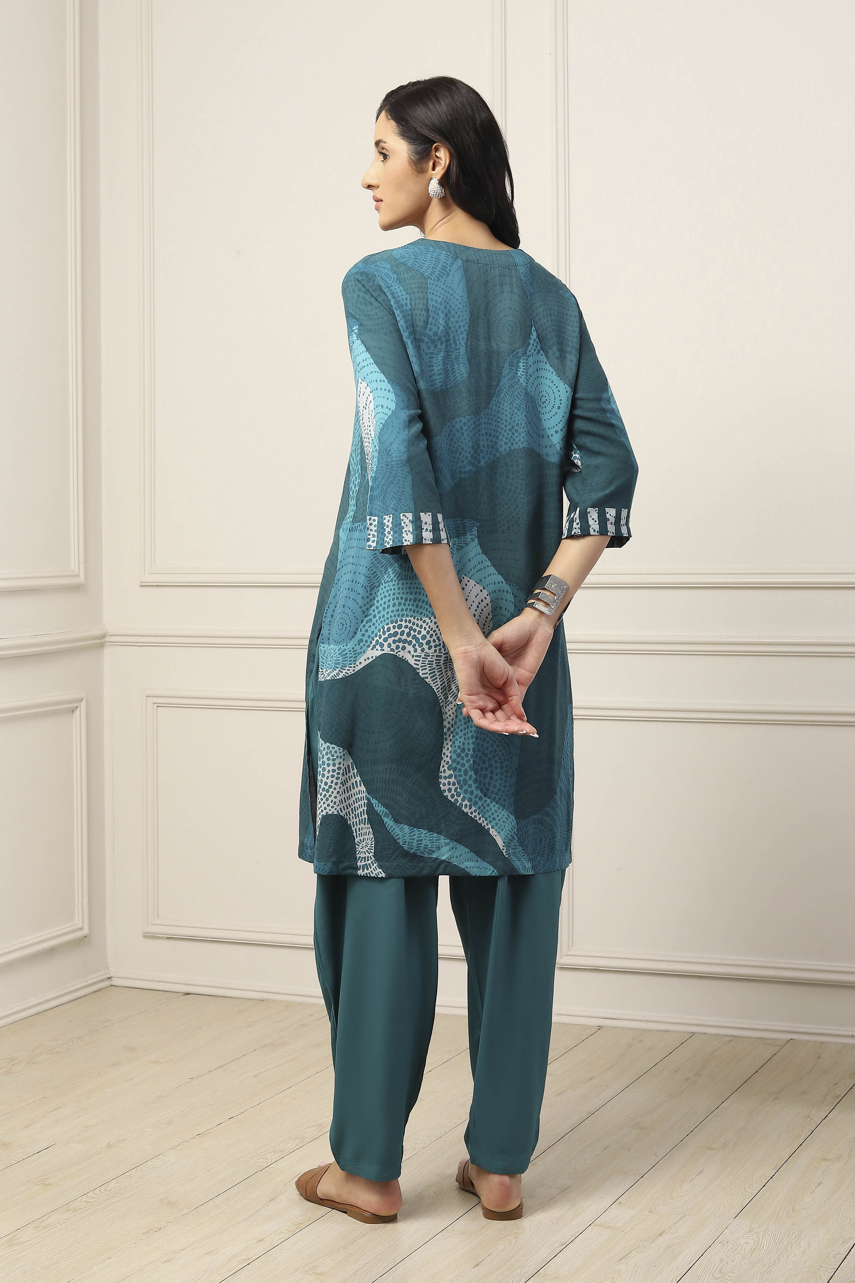 Teal Viscose Rayon Abstract Printed Straight Suit Set image number 4