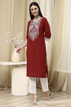 Maroon Cotton Dyed Straight Kurta image number 2