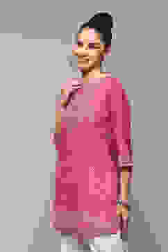 Deep Fuchsia LIVA Straight Printed Kurti image number 2