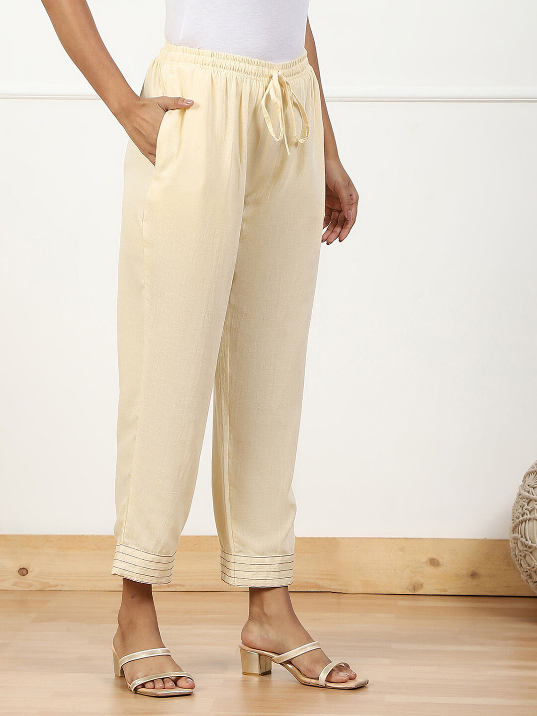 Rust Solid Mid-Rise Straight Palazzo Pants image number 3