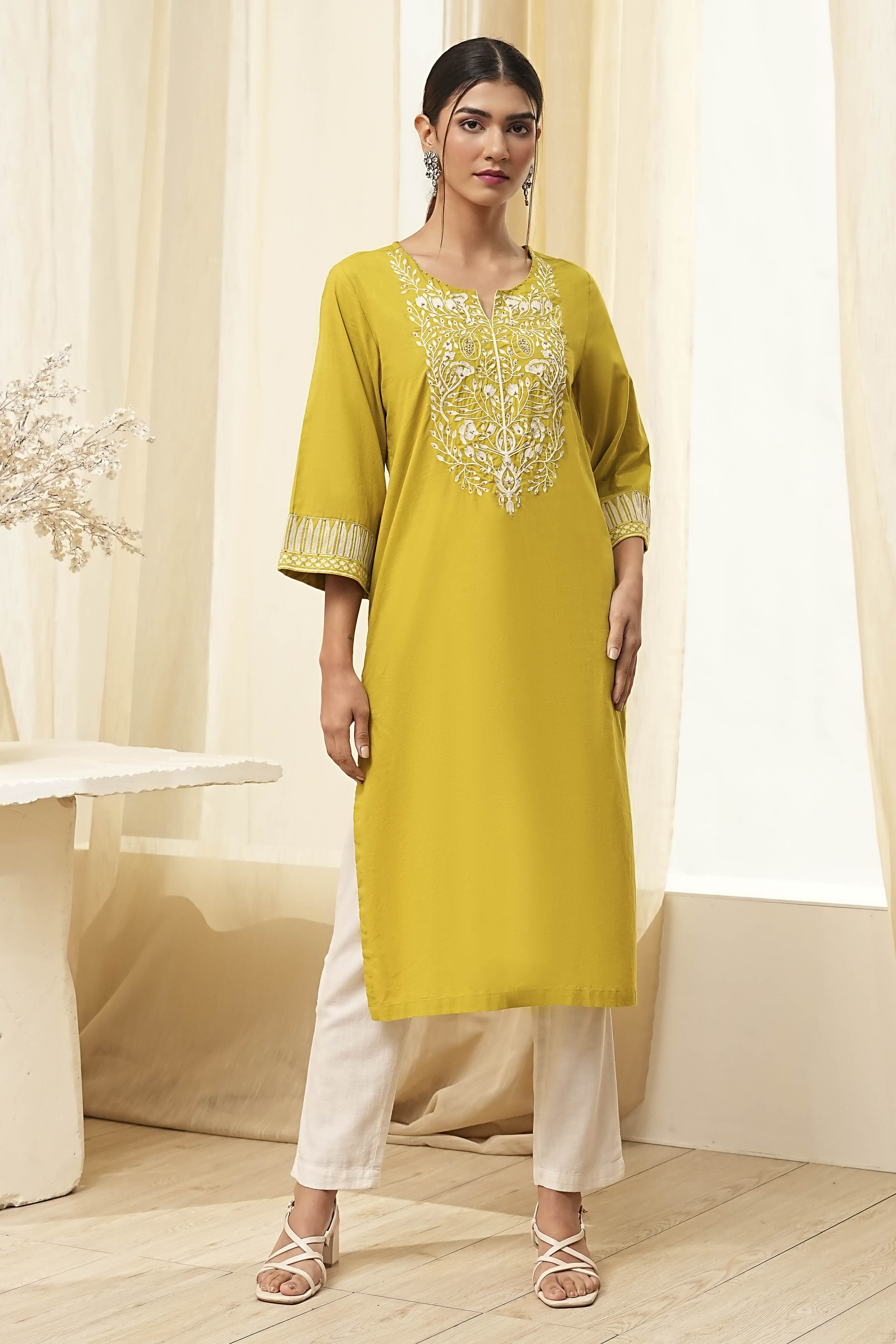 Green Pure Cotton Embroidered Straight Kurta image number 5