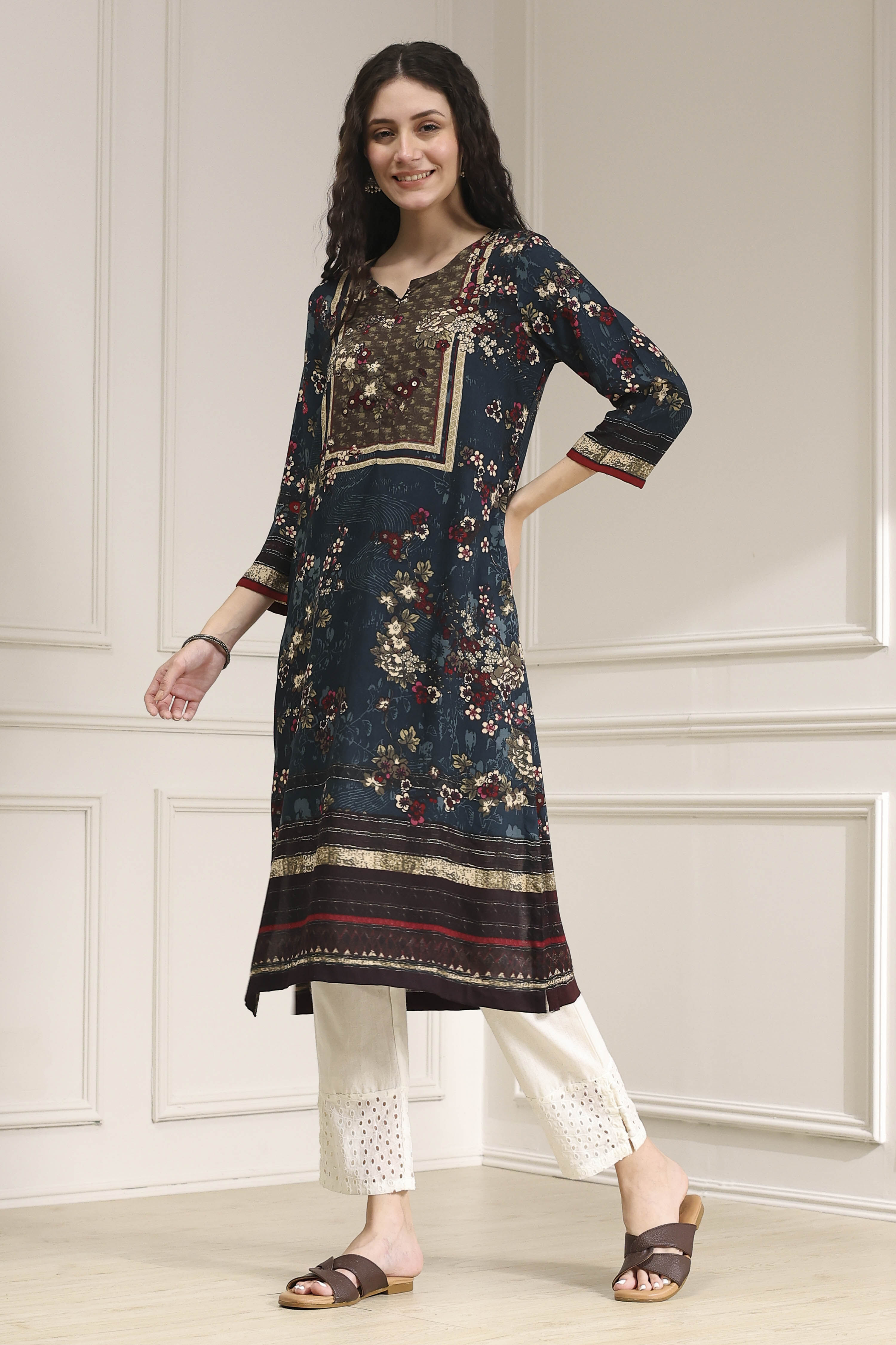 Teal Floral Printed Straight Kurta image number 2