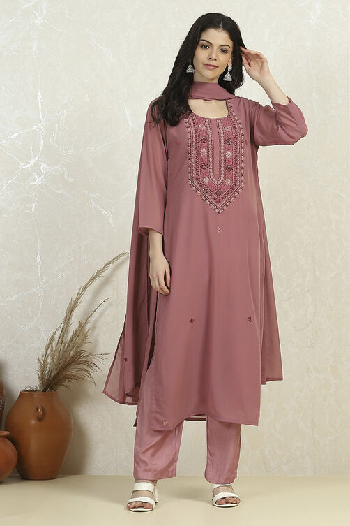 Pink Georgette Hand Embroidered Unstitched Suit Set image number 7