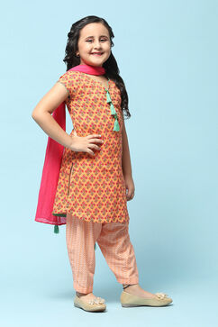 Peach Cotton Straight Printed Kurta Salwar Suit Set image number 7