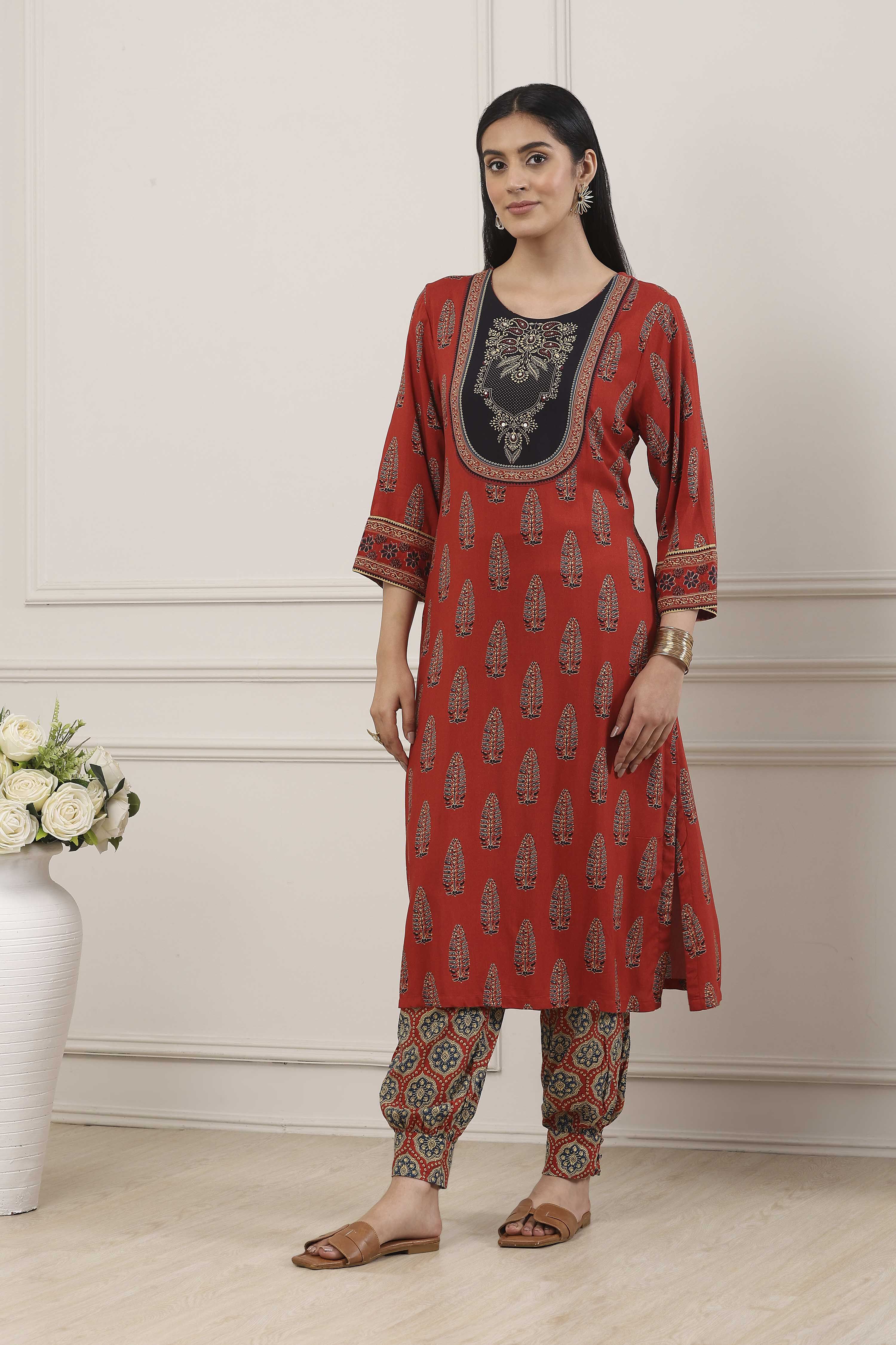 Brown Viscose Rayon Straight Kurta Pants Set image number 3