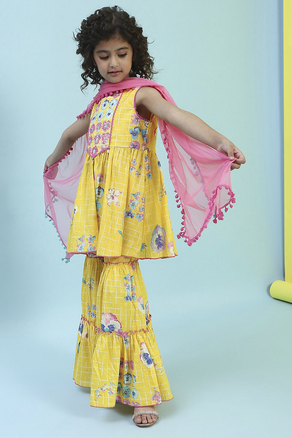 Yellow Cotton Peplum Gathered Suit Set image number 3