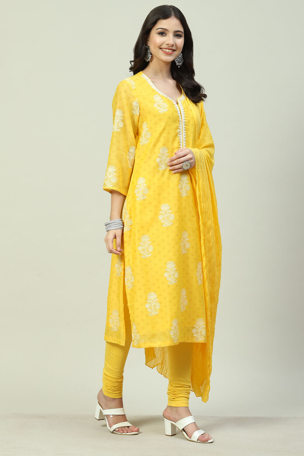 Yellow Straight Kurta Churidar Suit Set image number 6