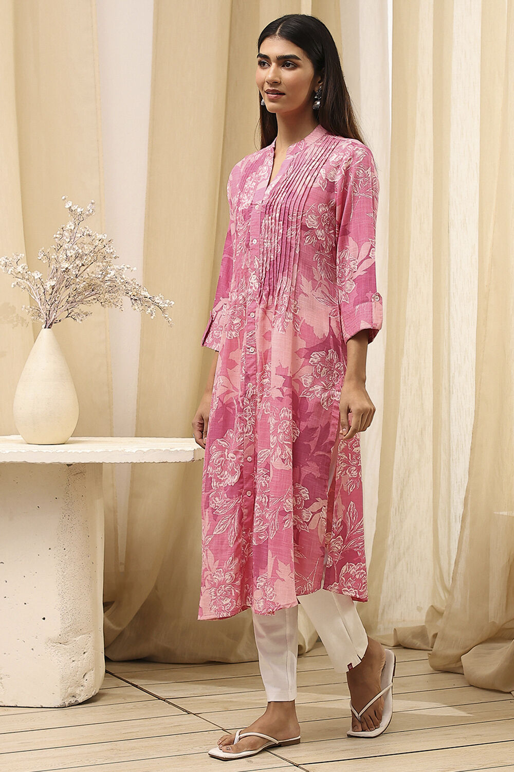 Blue Floral Printed Straight Kurta image number 2