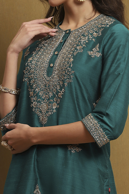 Off-White Embellished Festive Straight Suit Set image number 1