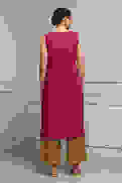 Magenta Cotton Sequinned Straight Kurta image number 3