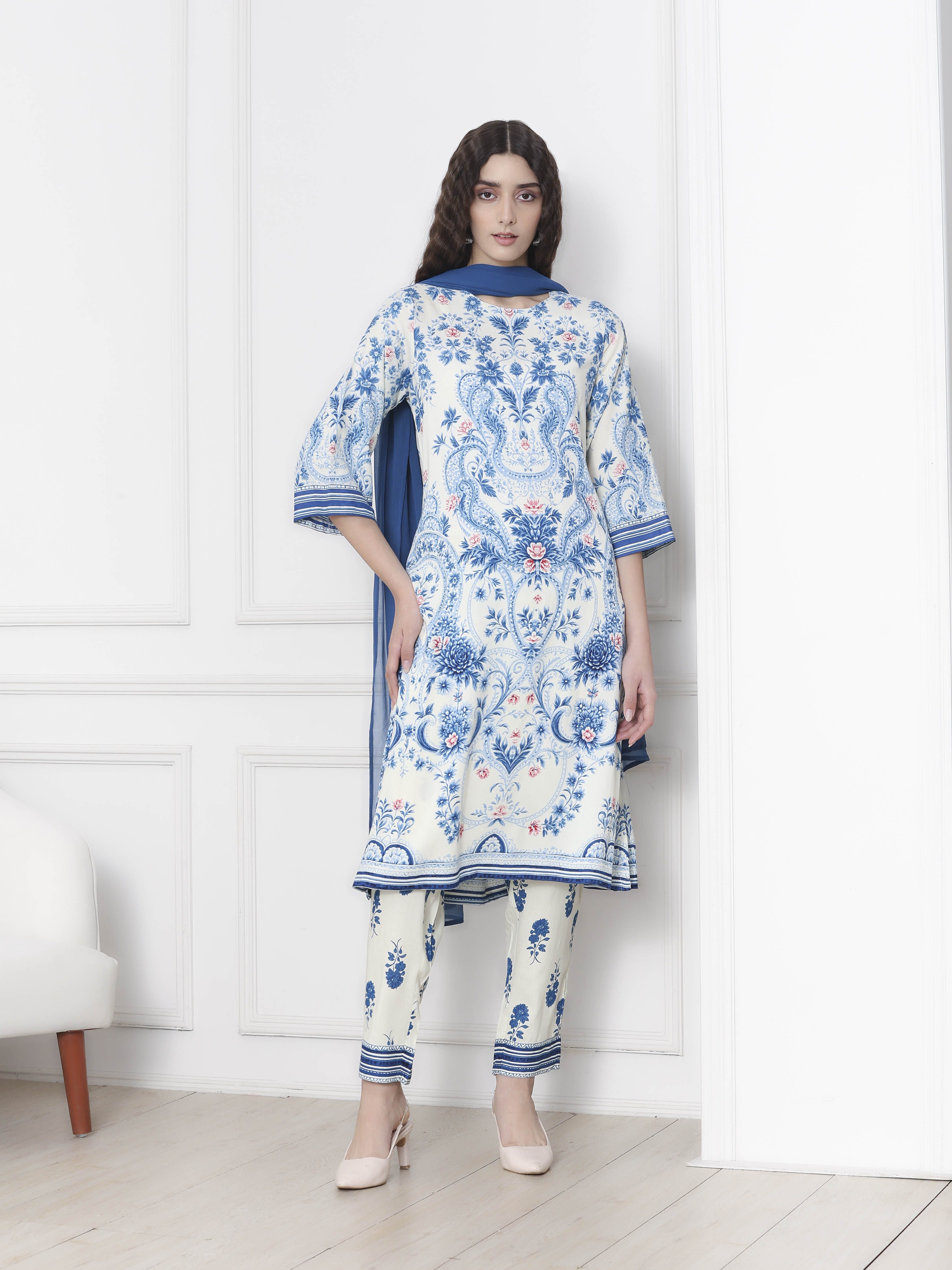 Blue and White Printed Straight Suit Set image number 7