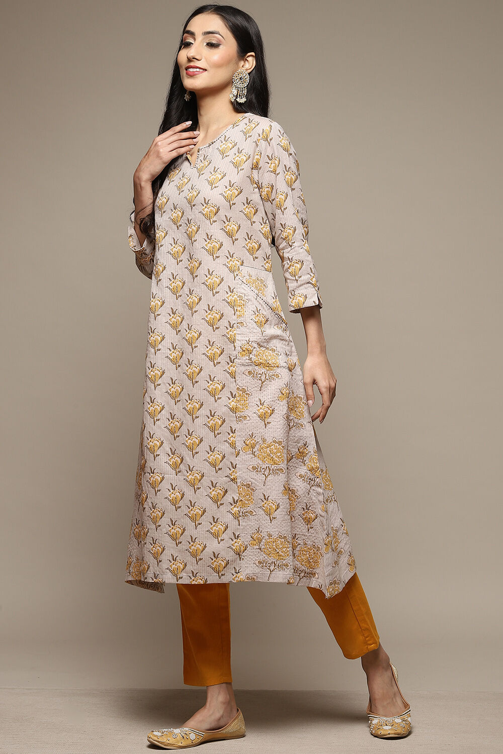 Yellow Carbon Cotton Straight Printed Kurta image number 3