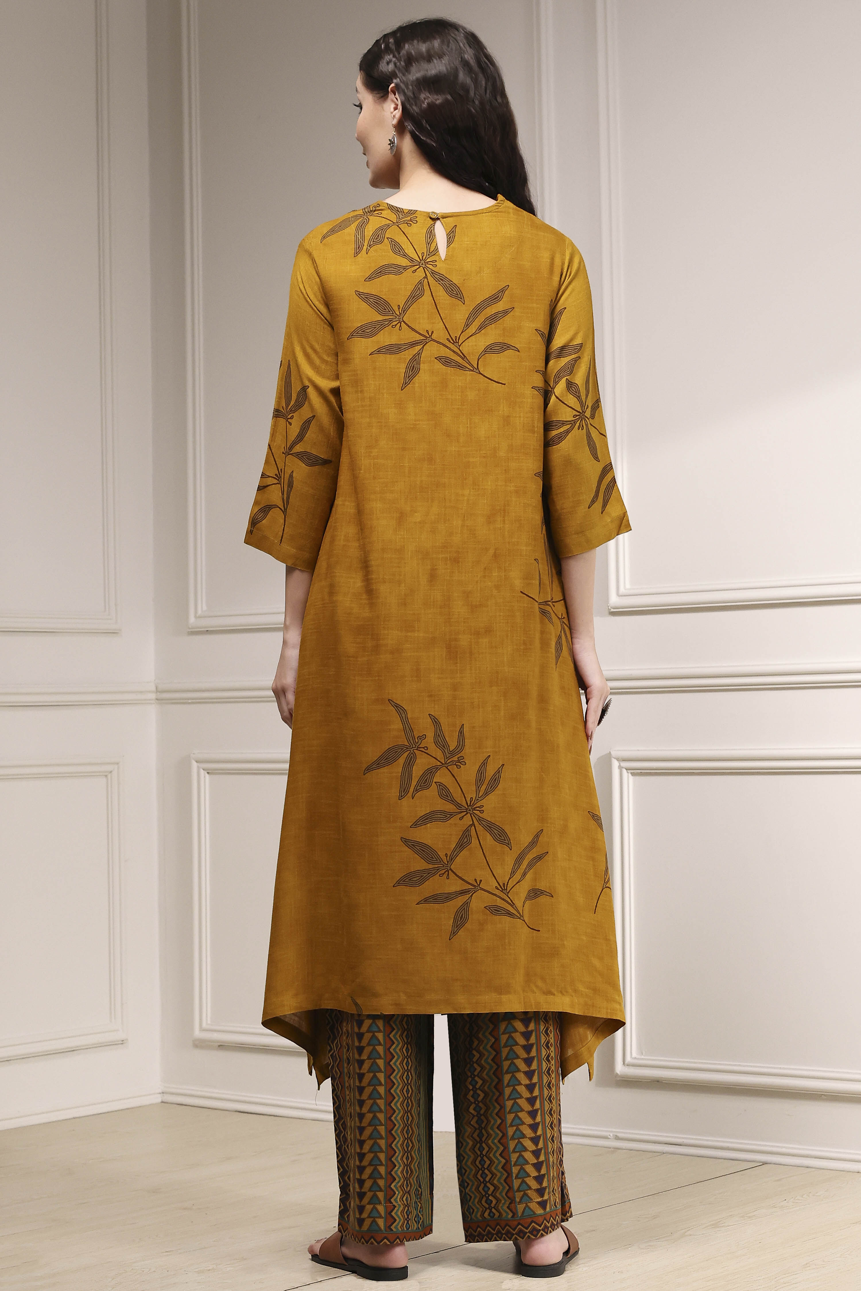 Mustard Yellow Viscose Rayon Straight Printed Kurta Pants Set image number 4