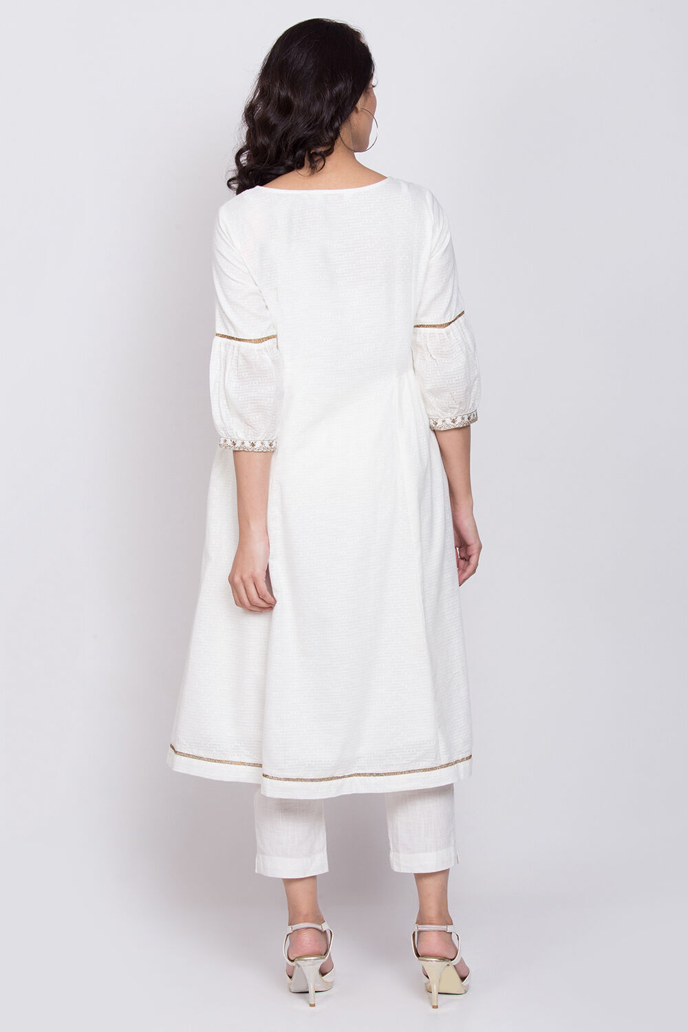 Off White A Line Kurta image number 4