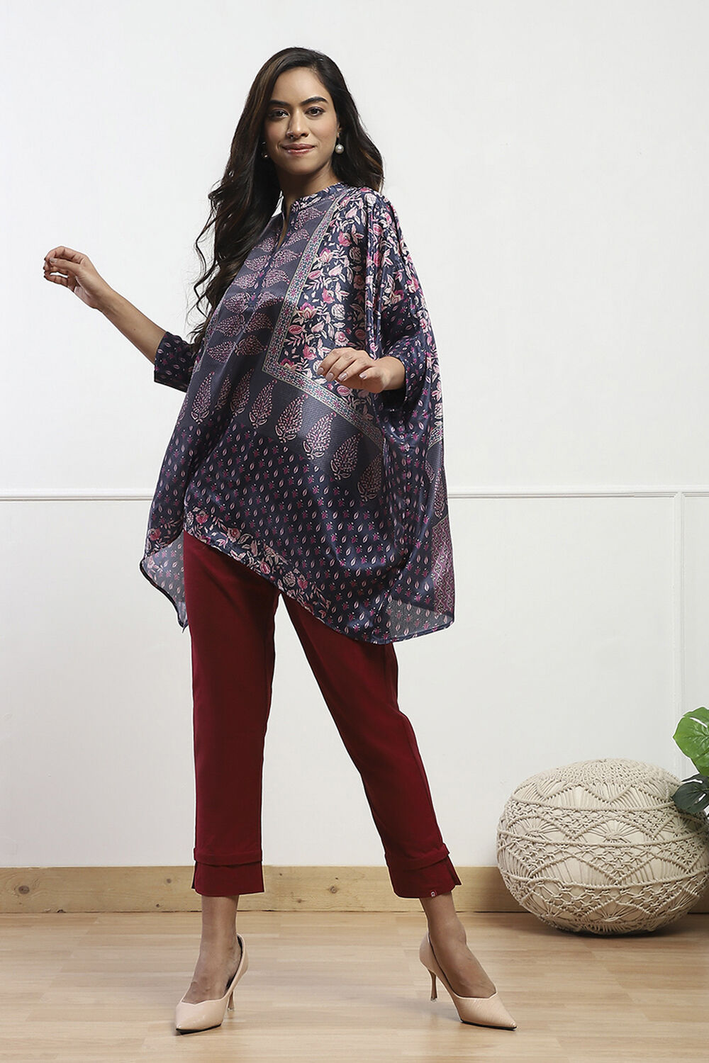 Towny Port Cotton Blend Solid Pants image number 0