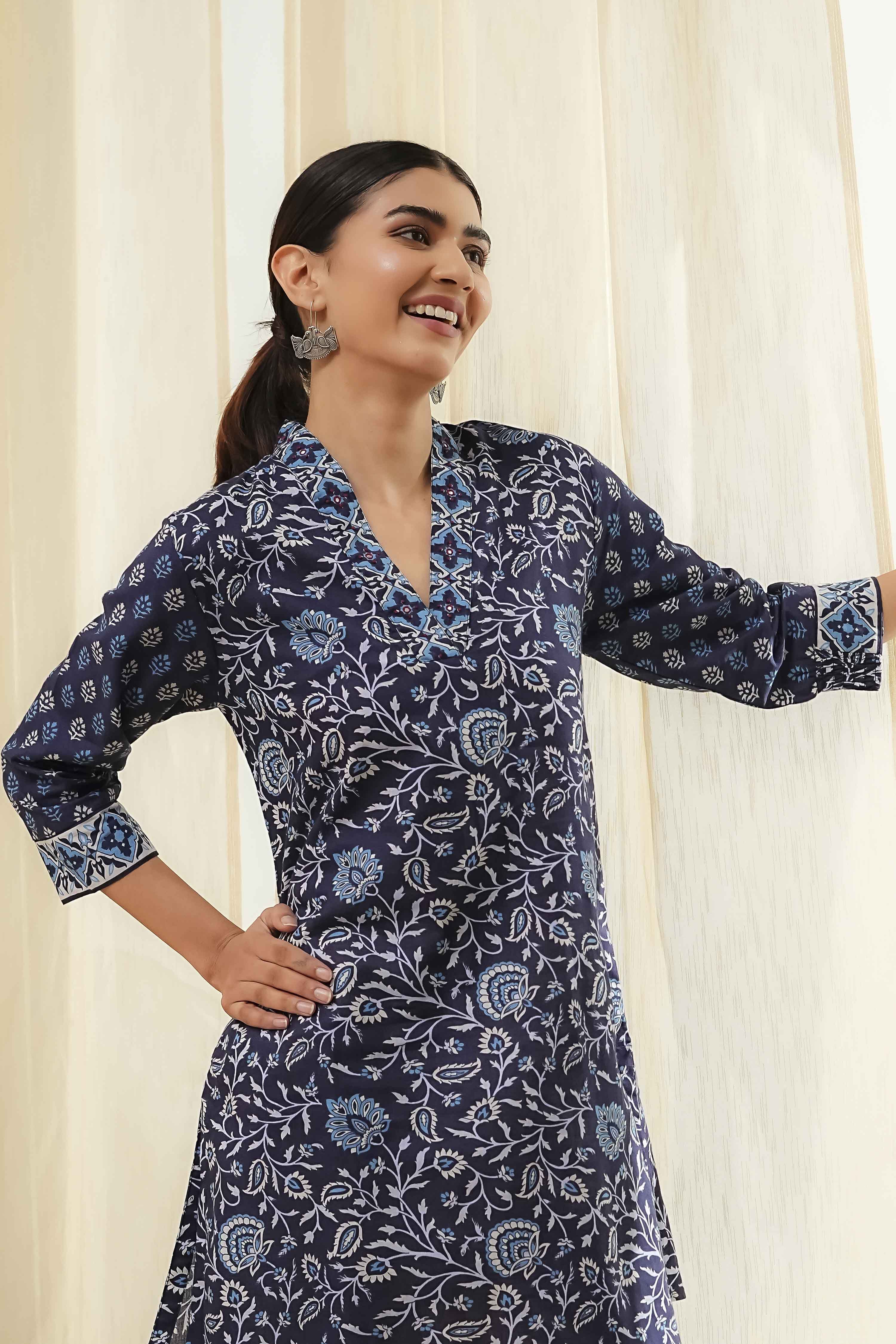 Indigo Cotton Floral Straight Short Kurta image number 6