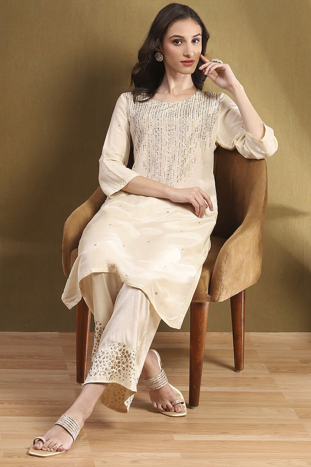 Off White Viscose Blend Straight Set image number 0