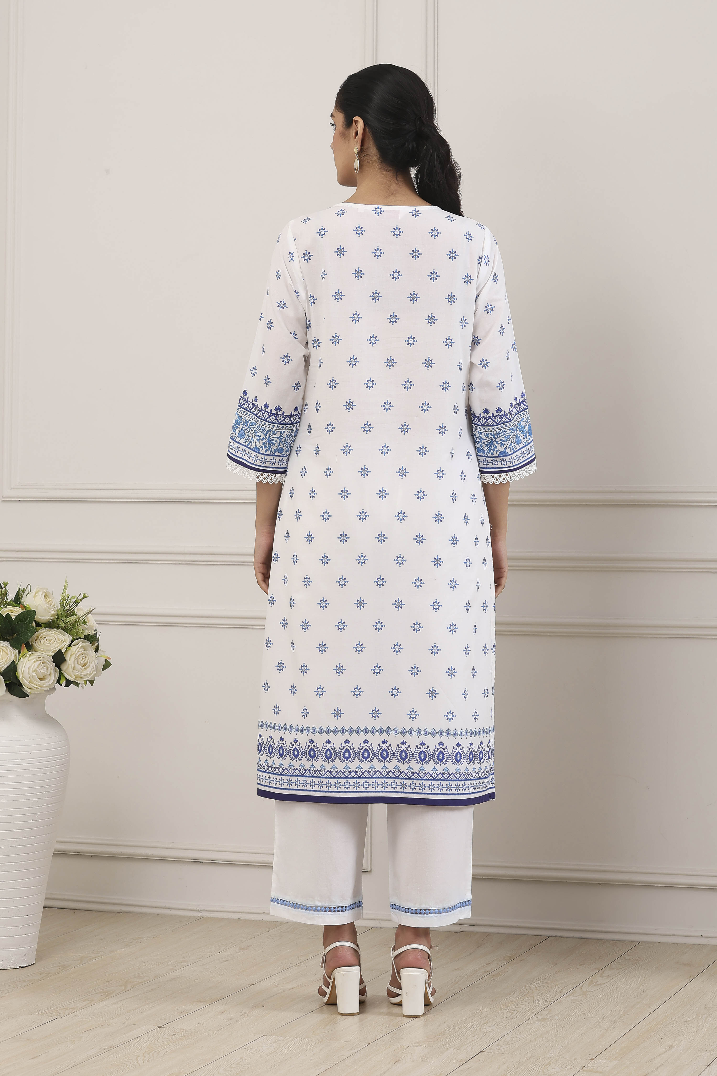 Blue Cotton Ethnic Motifs Printed Straight Kurta image number 3