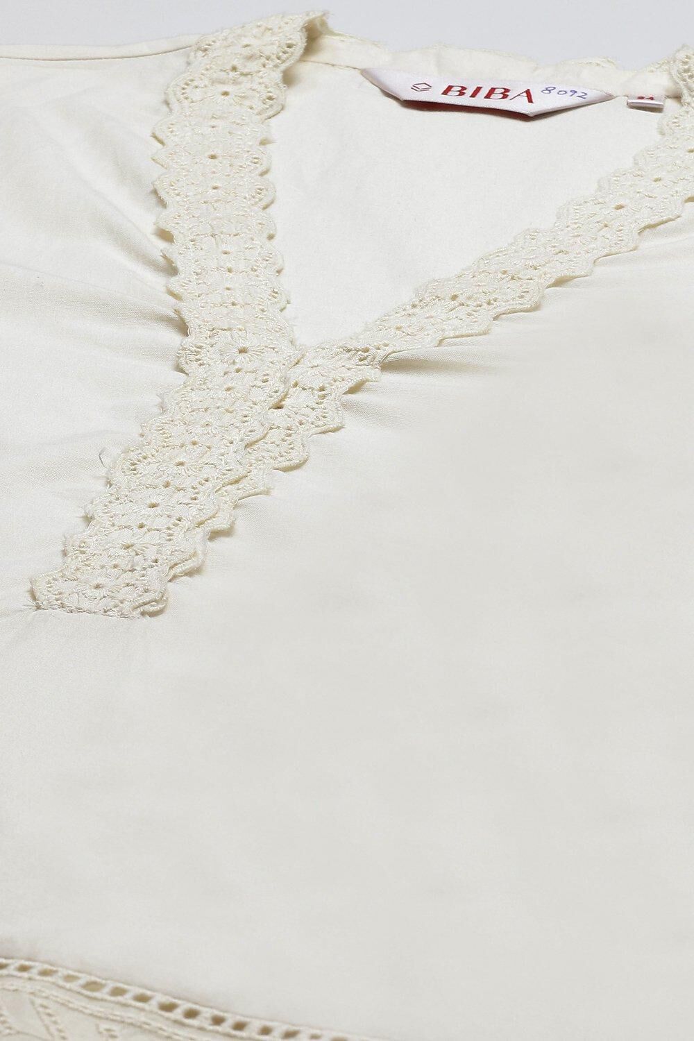 Off White Straight Kurta Relaxed Pants Suit Set image number 1