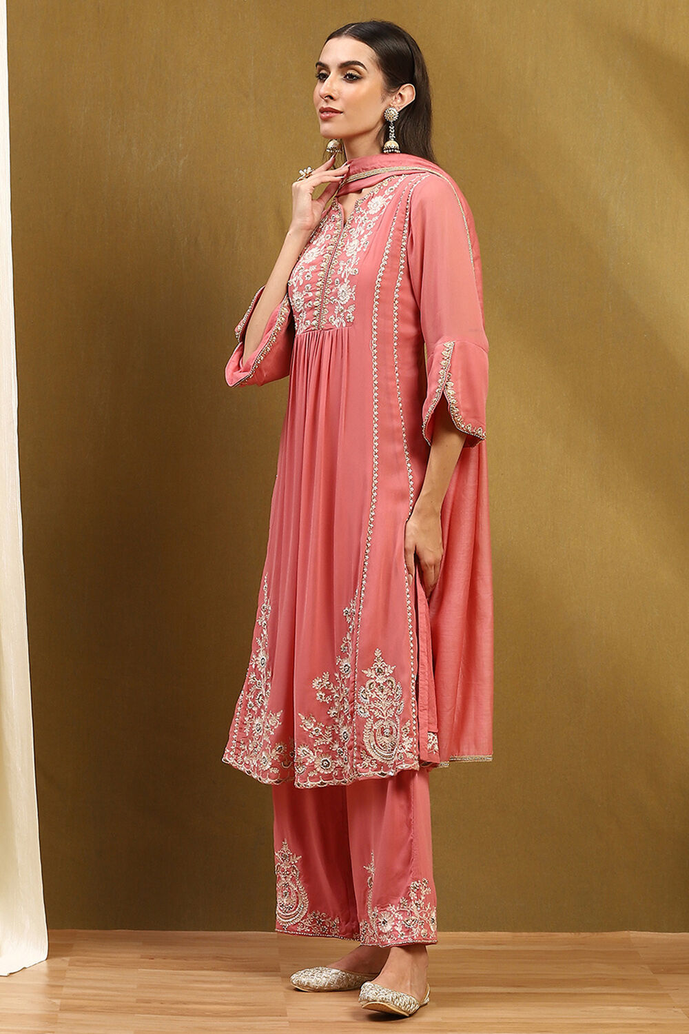 Pink Silk Chanderi Floral Embroidered Gathered Suit Set image number 4