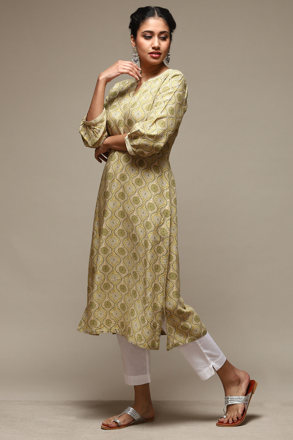 Green Rayon Straight Printed Kurta image number 2