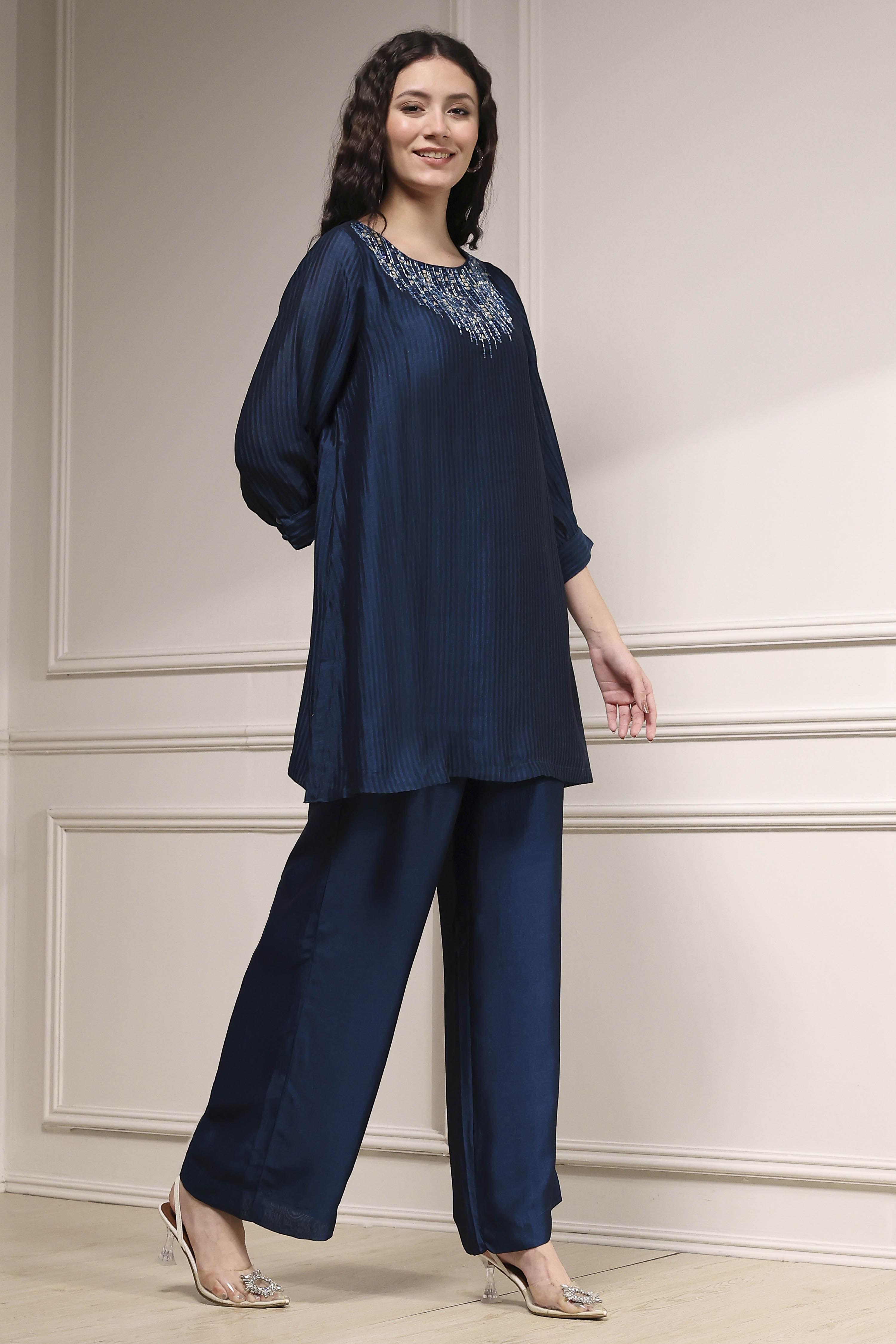 Blue Self-Designed Straight Kurta Set image number 5
