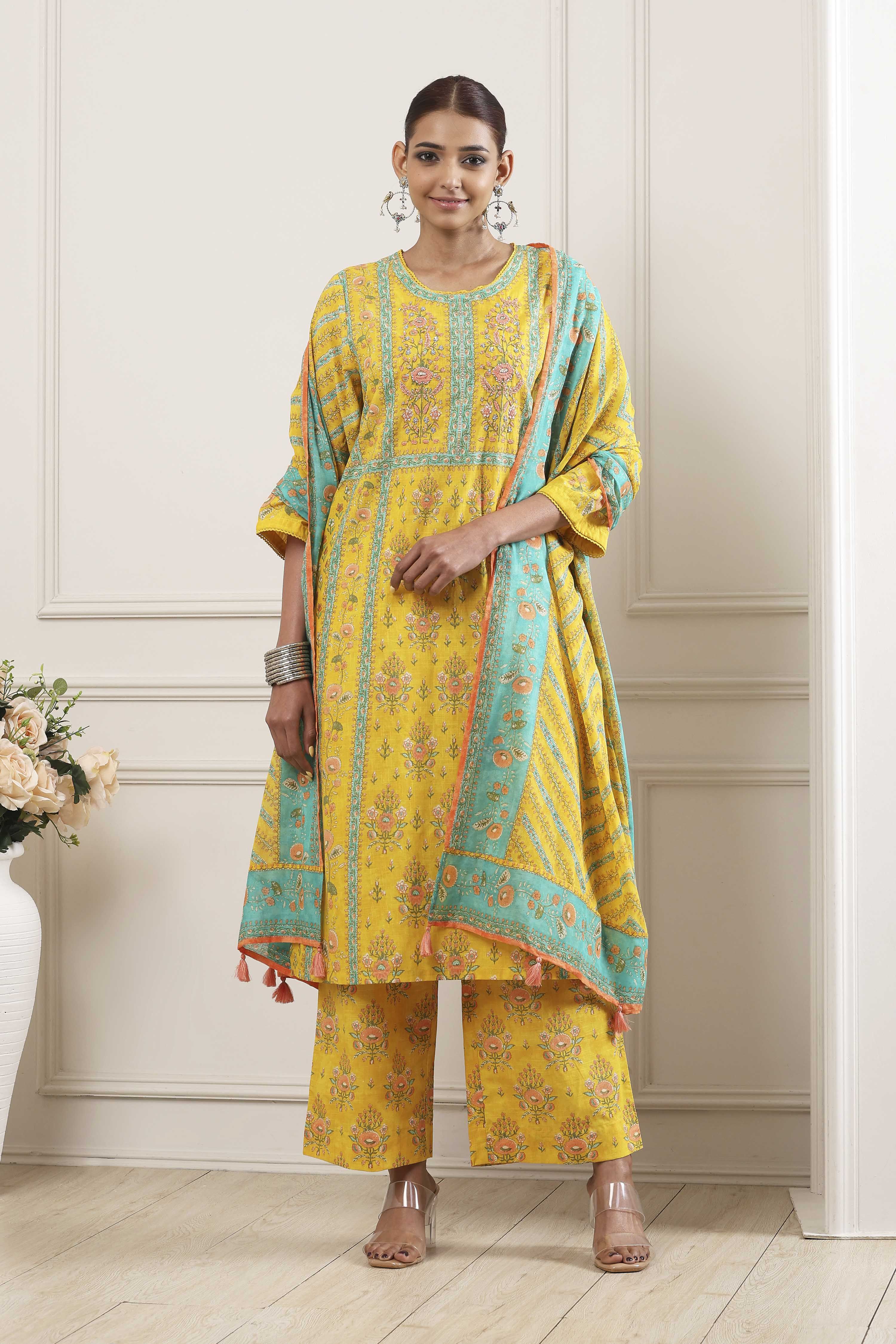 Cream-Colored Cotton Printed Straight Suit Set image number 6