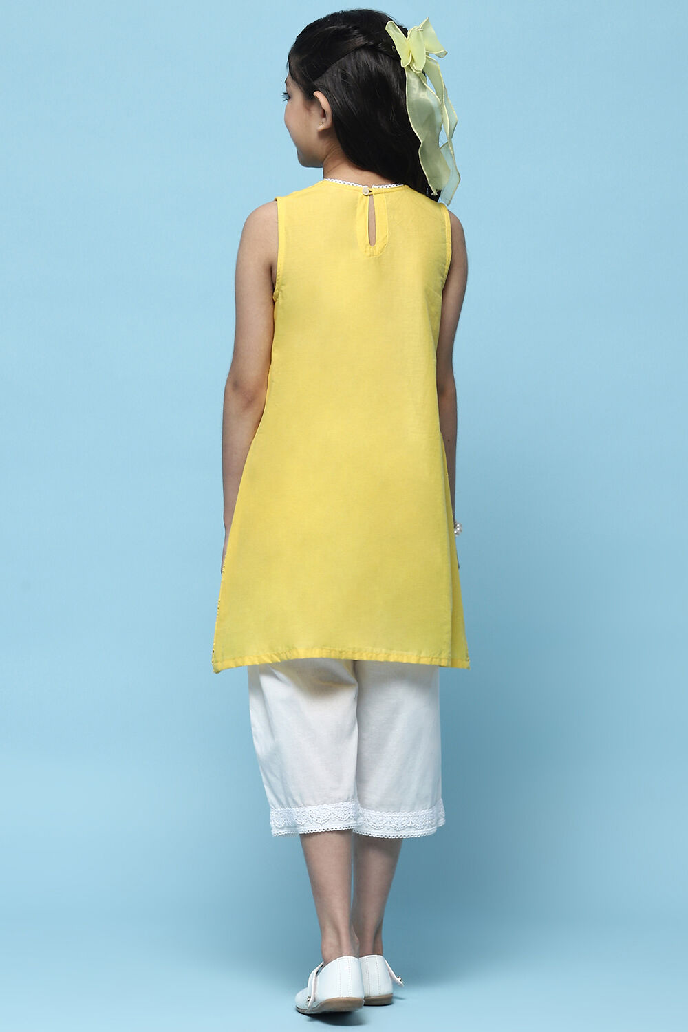 Yellow Schiffli Cotton Kurta & Cropped Palazzo image number 3