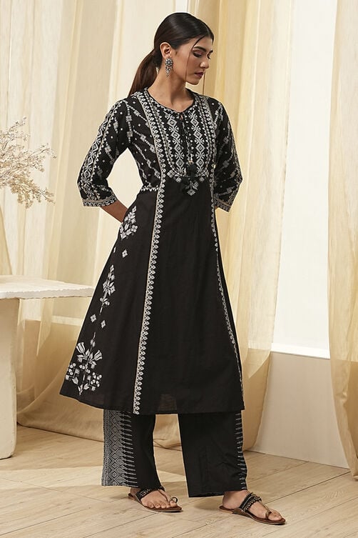 Off-White Pure Cotton Printed A-line Kurta Set image number 5