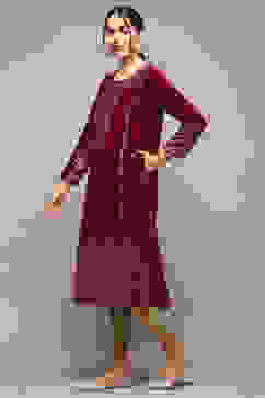 Maroon Poly Velvet Printed Straight Kurta image number 2